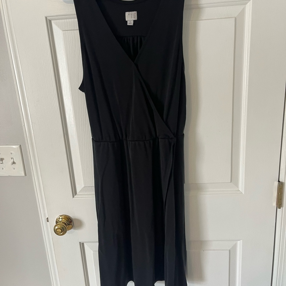Elegant Black Sleeveless Dress